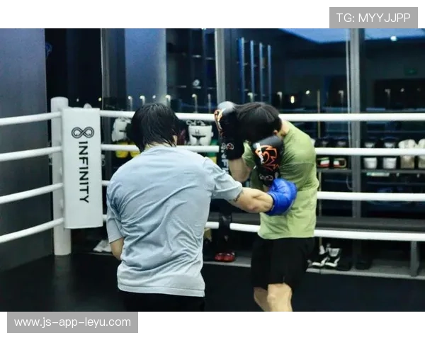 拳击擂台翻盘瞬间成为经典回放